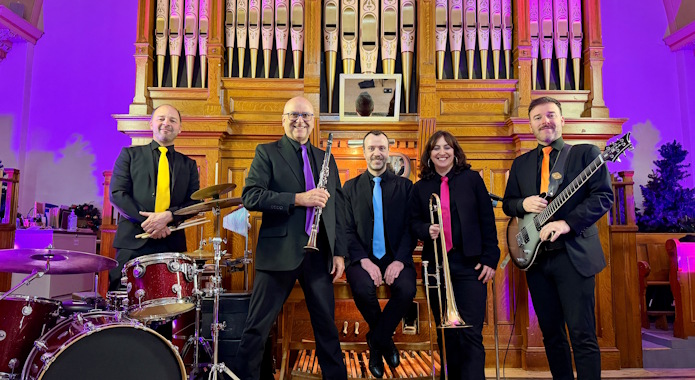 Le 500 (ancienne église de Cap-aux-Meules) | L'Ensemble Inspirationz et la Bach Mobile