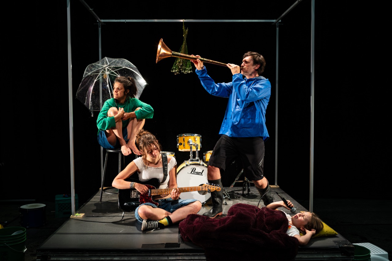 Anne-Marie Ouellet + Thomas Sinou + Jeanne Sinou + Inès Sinou | Refaire la marguerite
