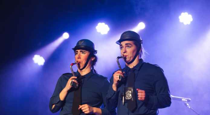 Les p'tites polisses en servisse